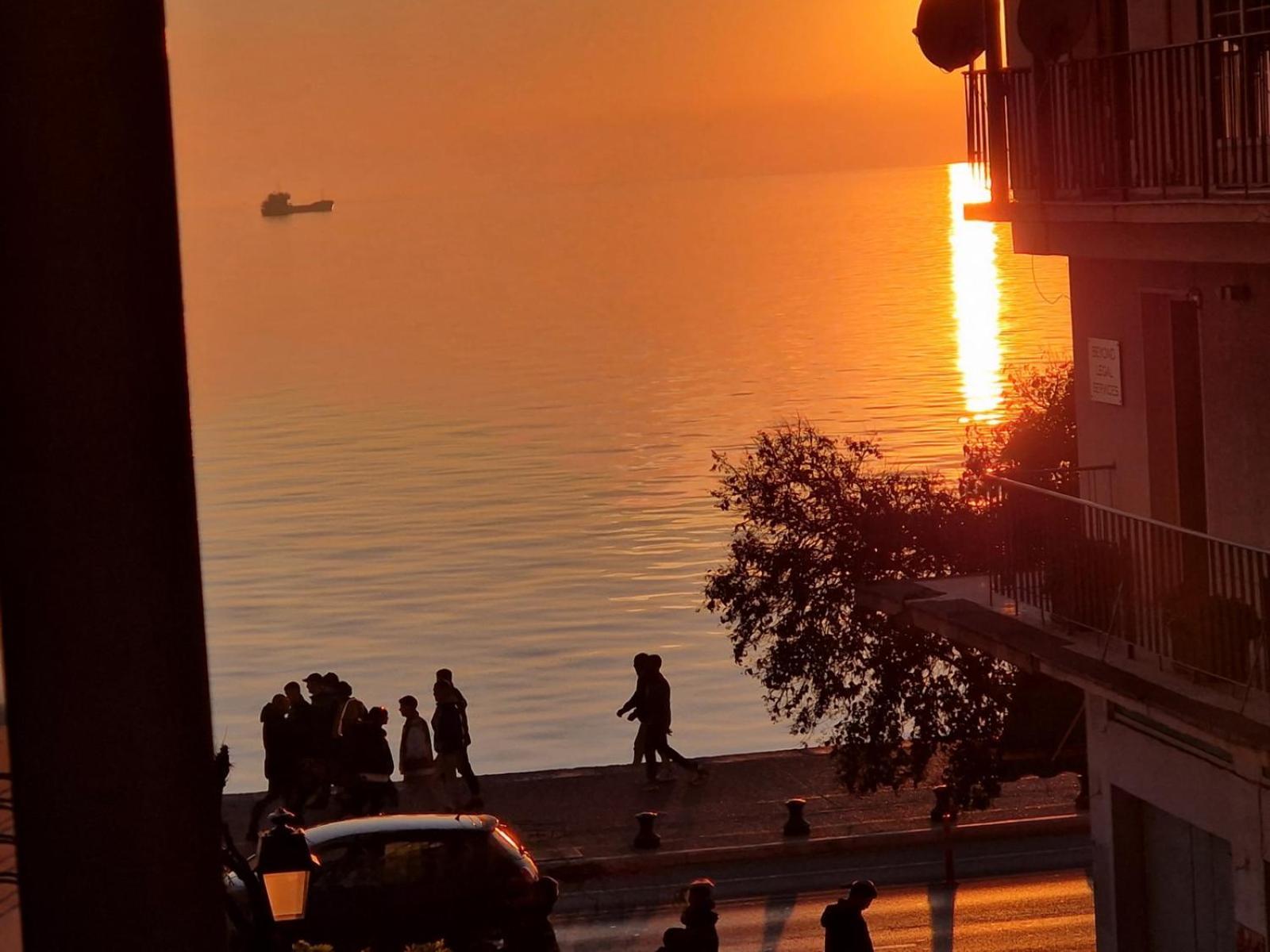 Master1 Seaside Lux Apartment Thessaloniki Exterior photo
